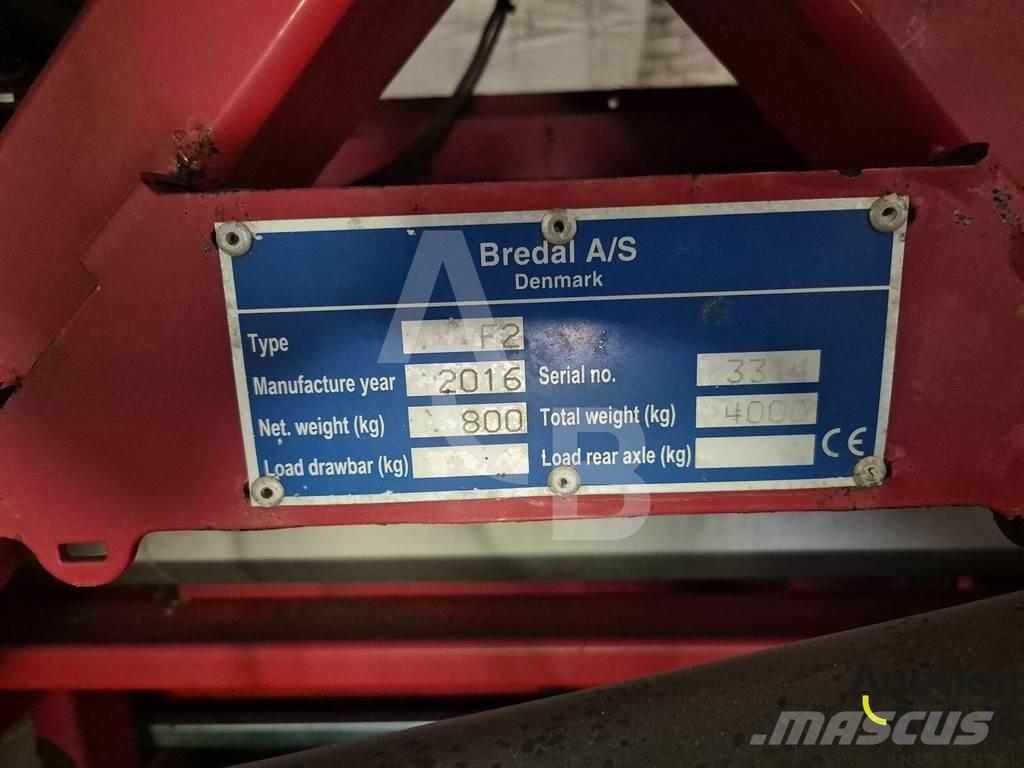 Bredal F 2 Kunstmeststrooiers