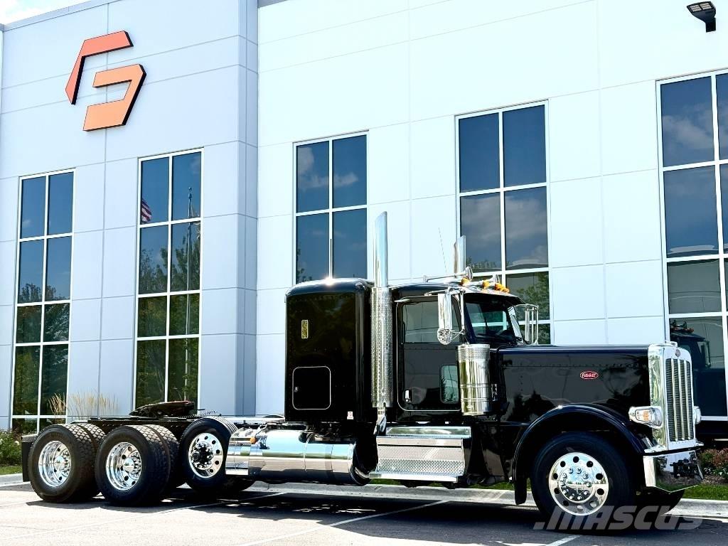 Peterbilt 389 Trekkers