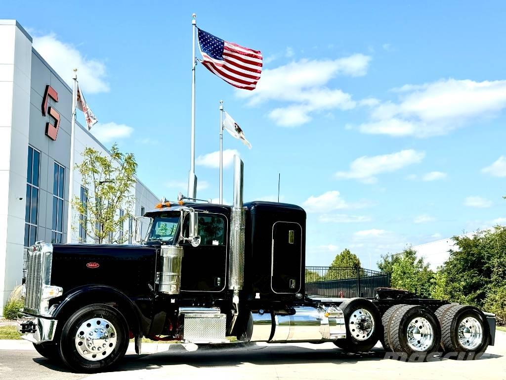 Peterbilt 389 Trekkers