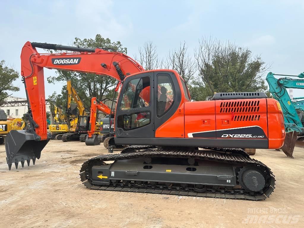 Doosan DX 225 LC-9 Rupsgraafmachines