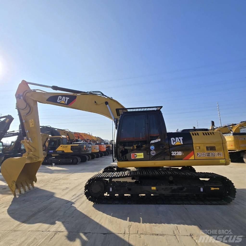 CAT 323 D L Midigraafmachines 7t - 12t