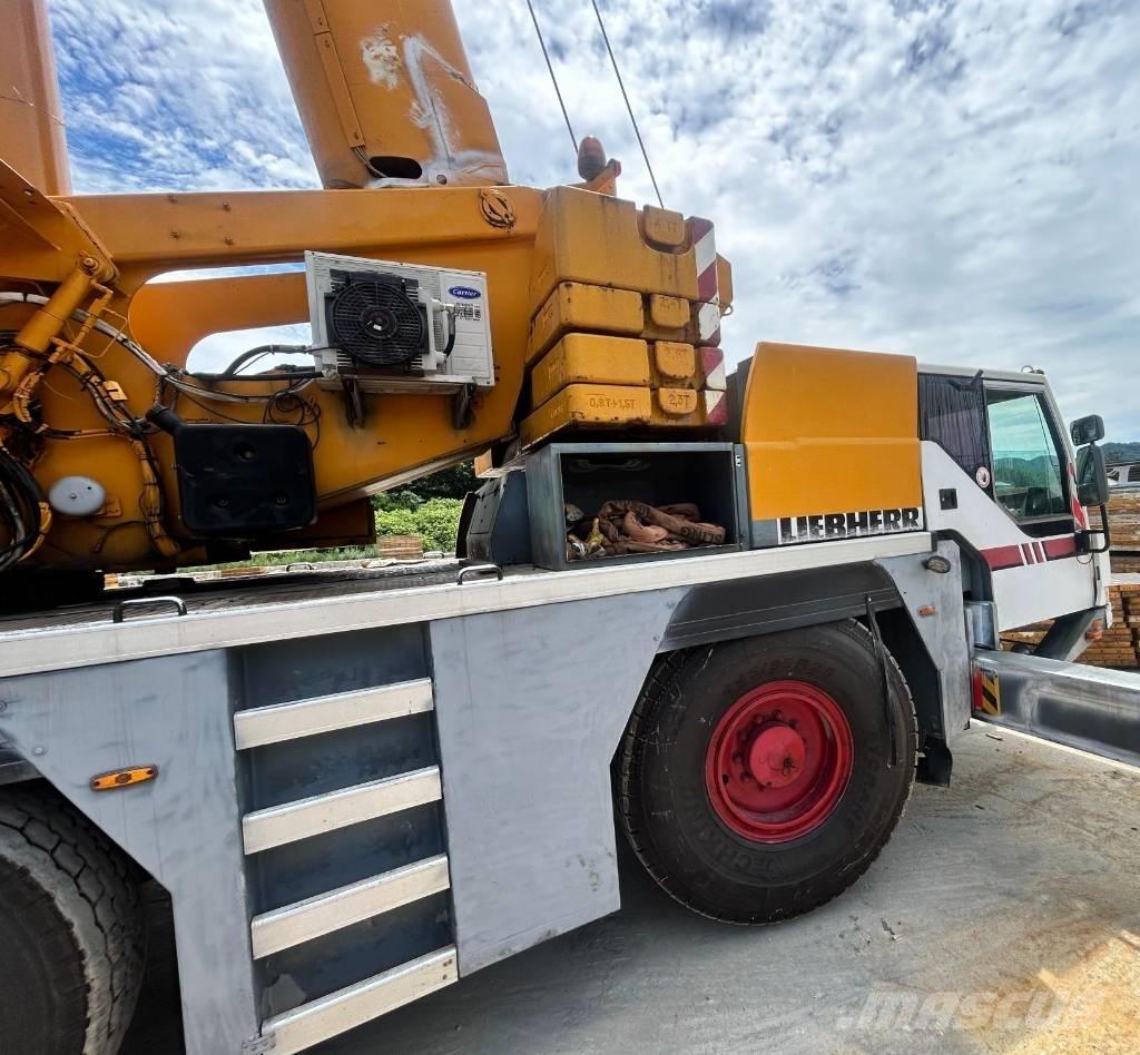 Liebherr LTM 1055 Kranen voor alle terreinen