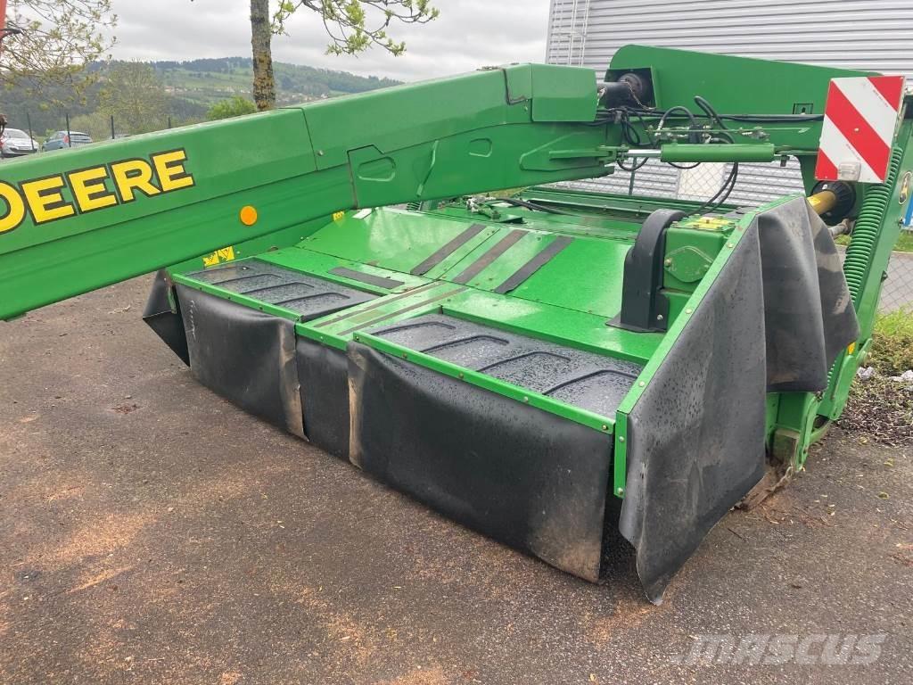 John Deere 730 Gemonteerde en gesleepte maaiers