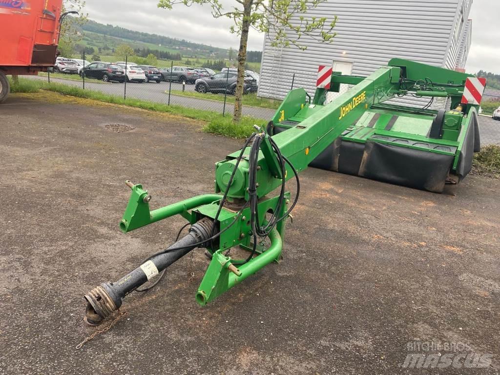 John Deere 730 Gemonteerde en gesleepte maaiers