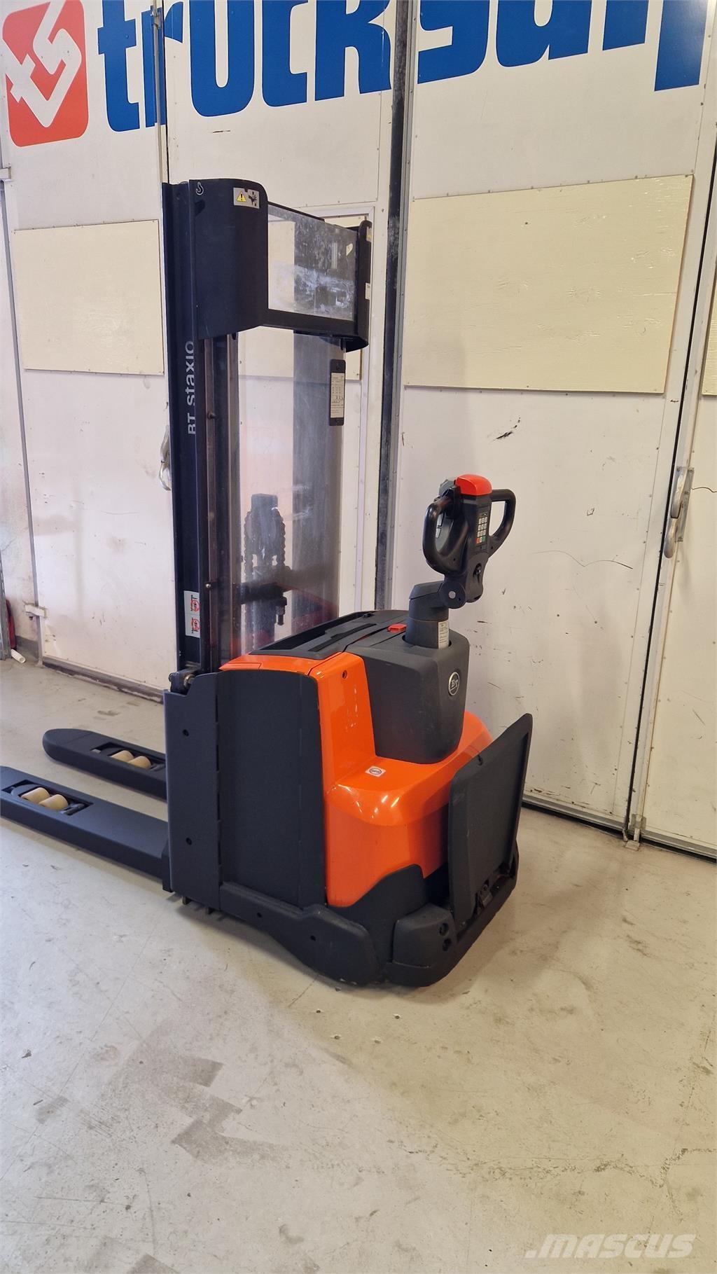 Toyota SWE140L Zelfrijdende stapelaars