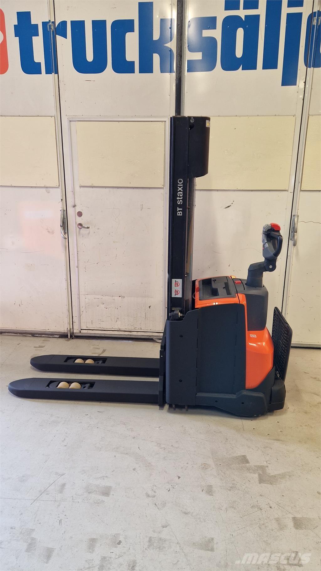 Toyota SWE140L Zelfrijdende stapelaars