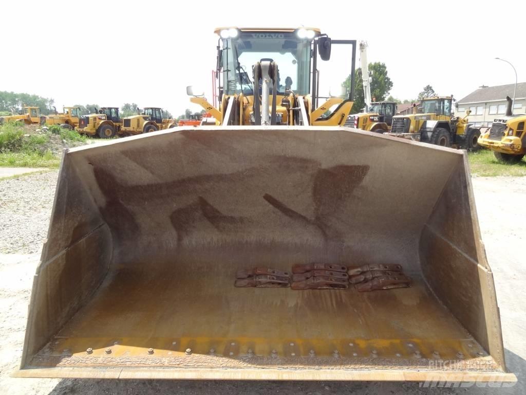 Volvo L 120 H Wielladers
