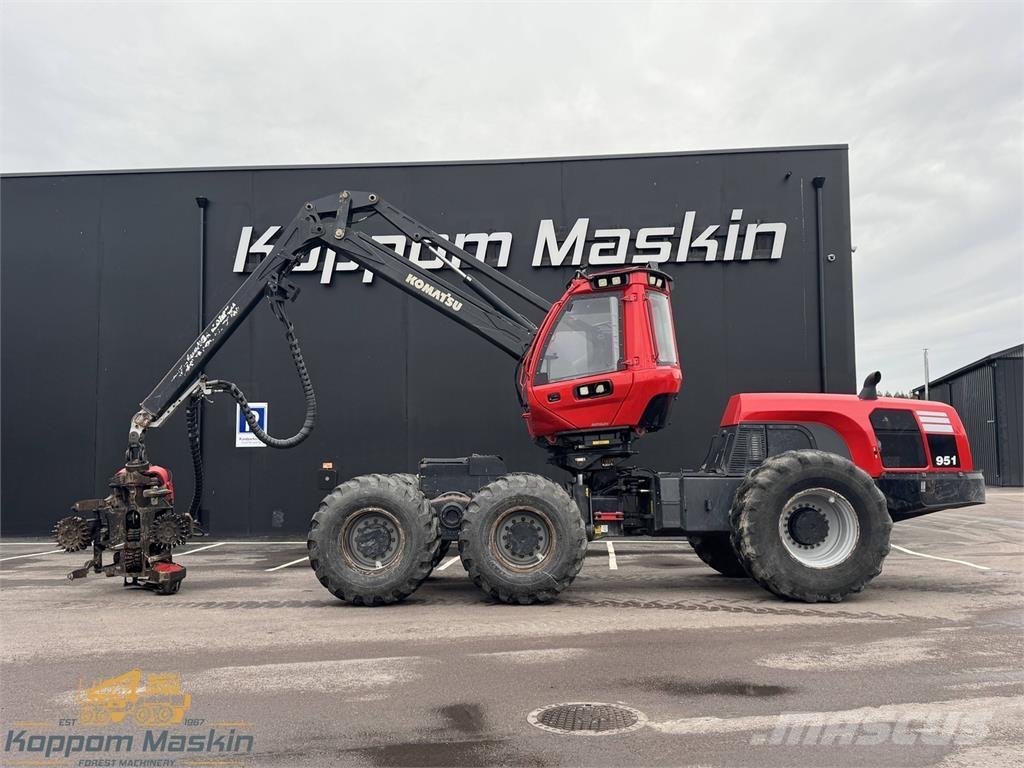 Komatsu 951 Harvesters