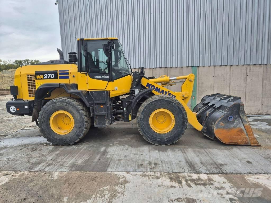 Komatsu WA 270-8 Wielladers