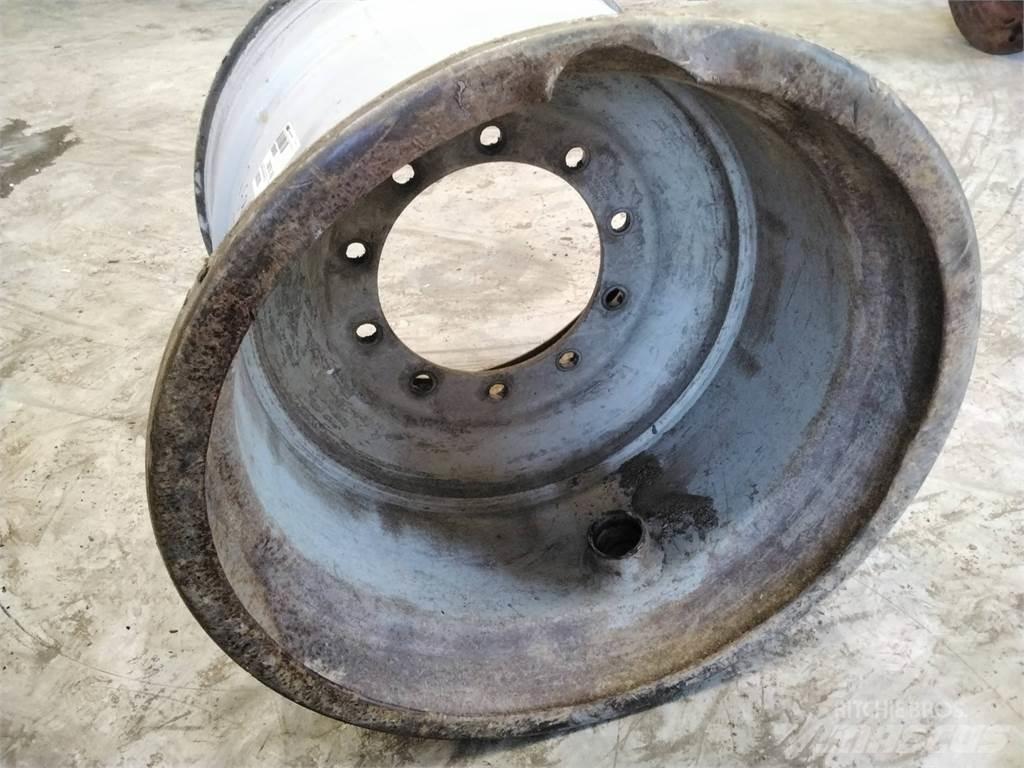 Valmet 860 24x26,5 Banden, wielen en velgen