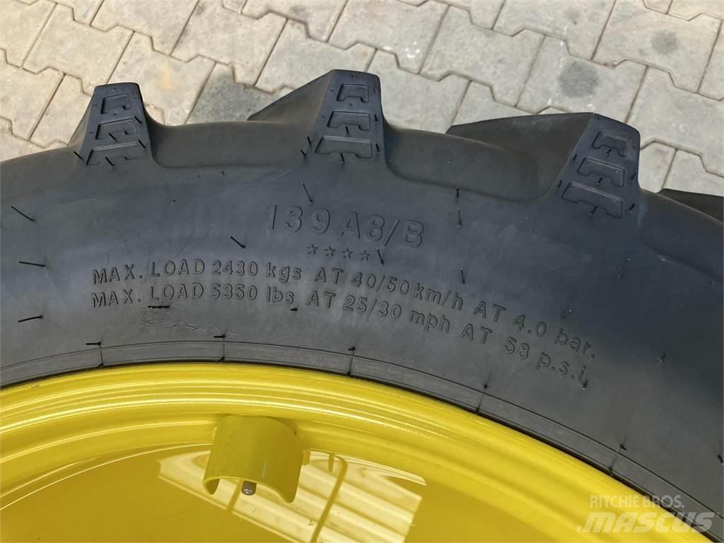BKT 270/95R36 Banden, wielen en velgen