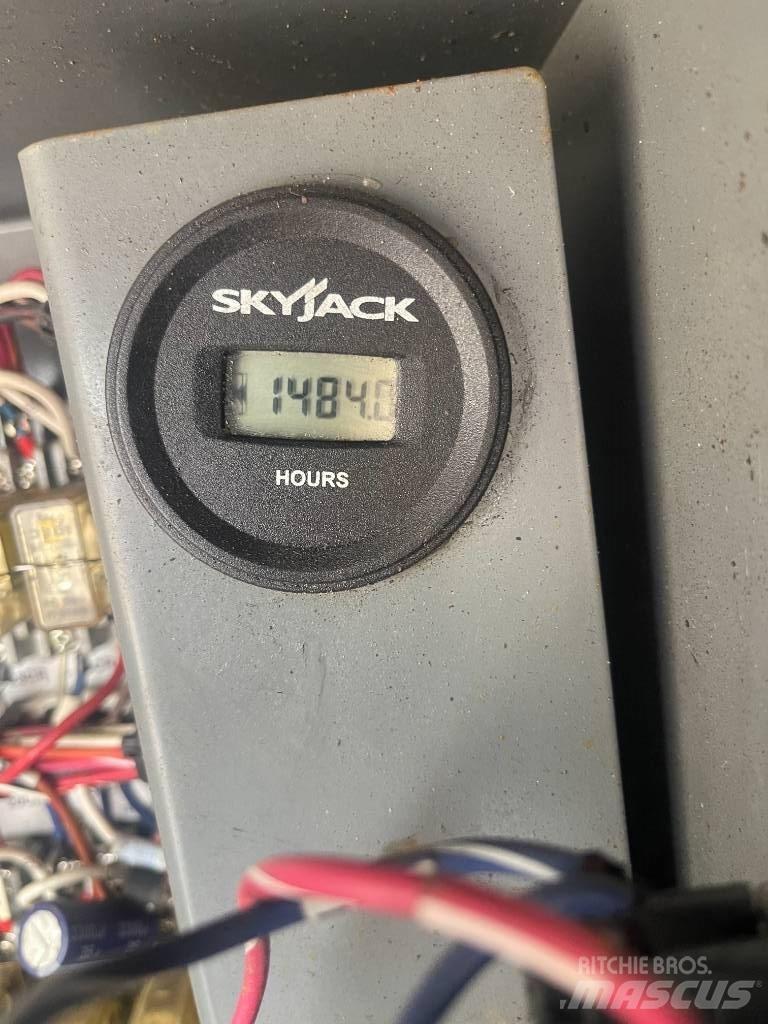 SkyJack SJ 9250 RT Schaarhoogwerkers
