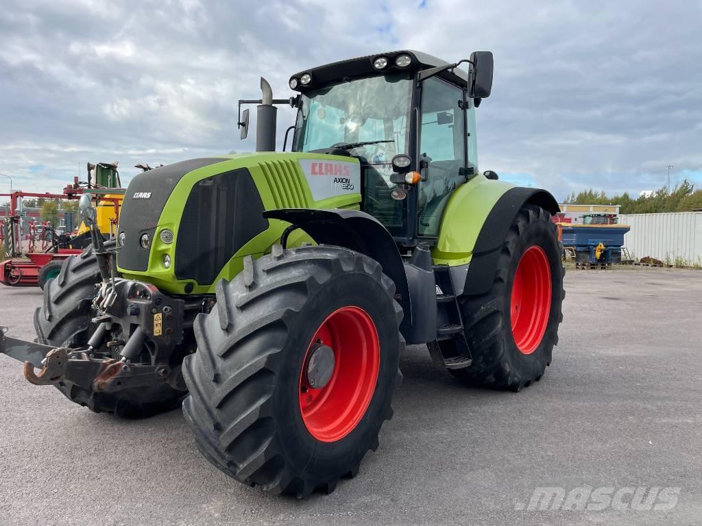 CLAAS Axion 850 Tractoren