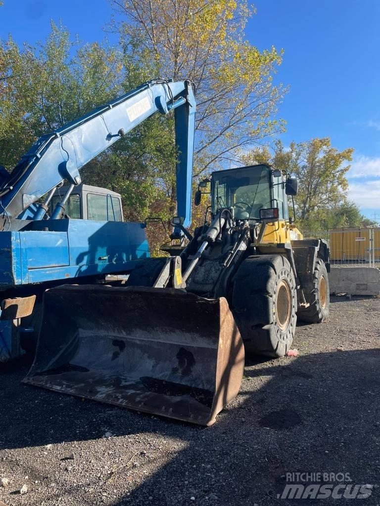 Komatsu WA 200 PT-5 Wielladers