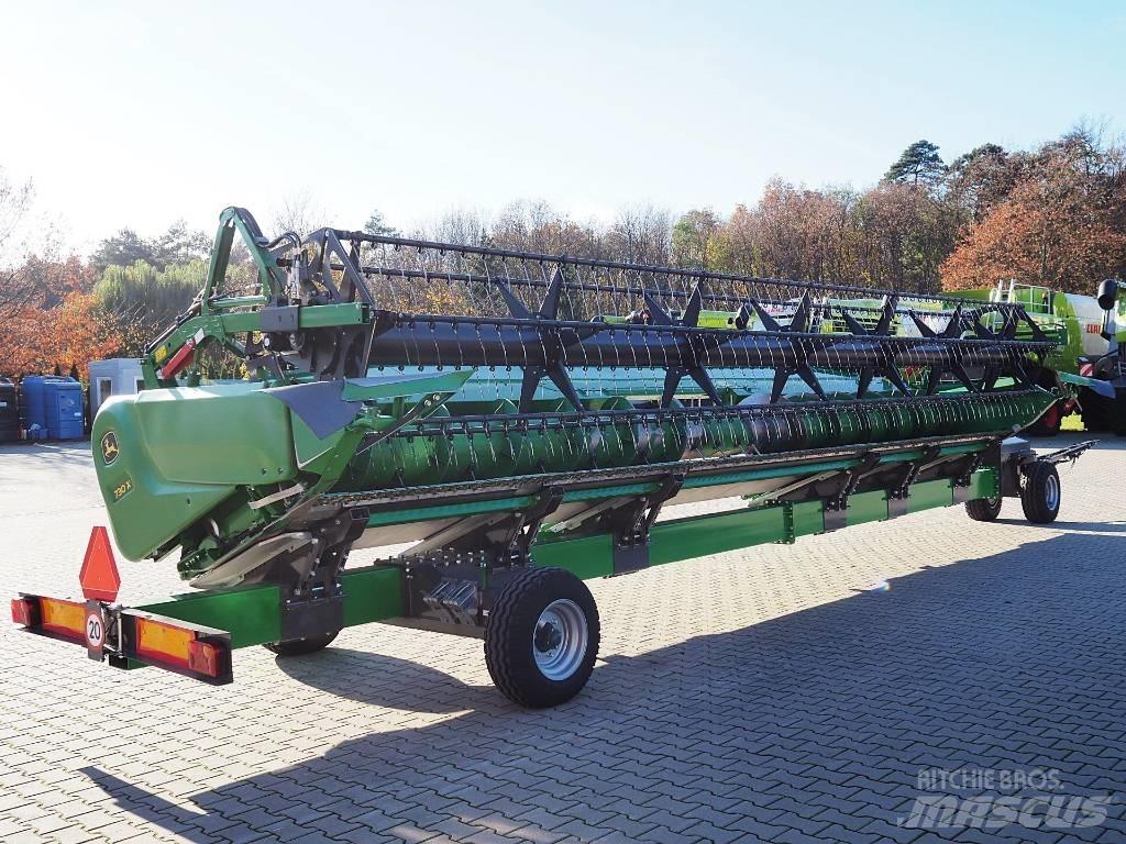 John Deere S780 + 730X Maaidorsmachines