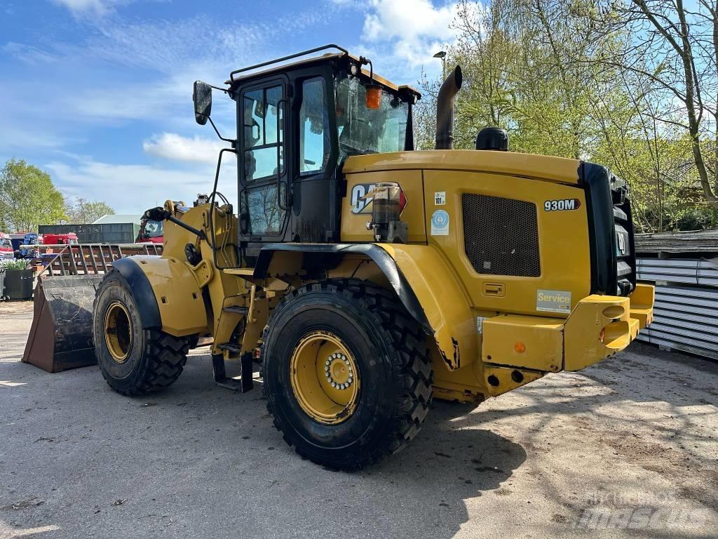 CAT 930M new tires! Wielladers