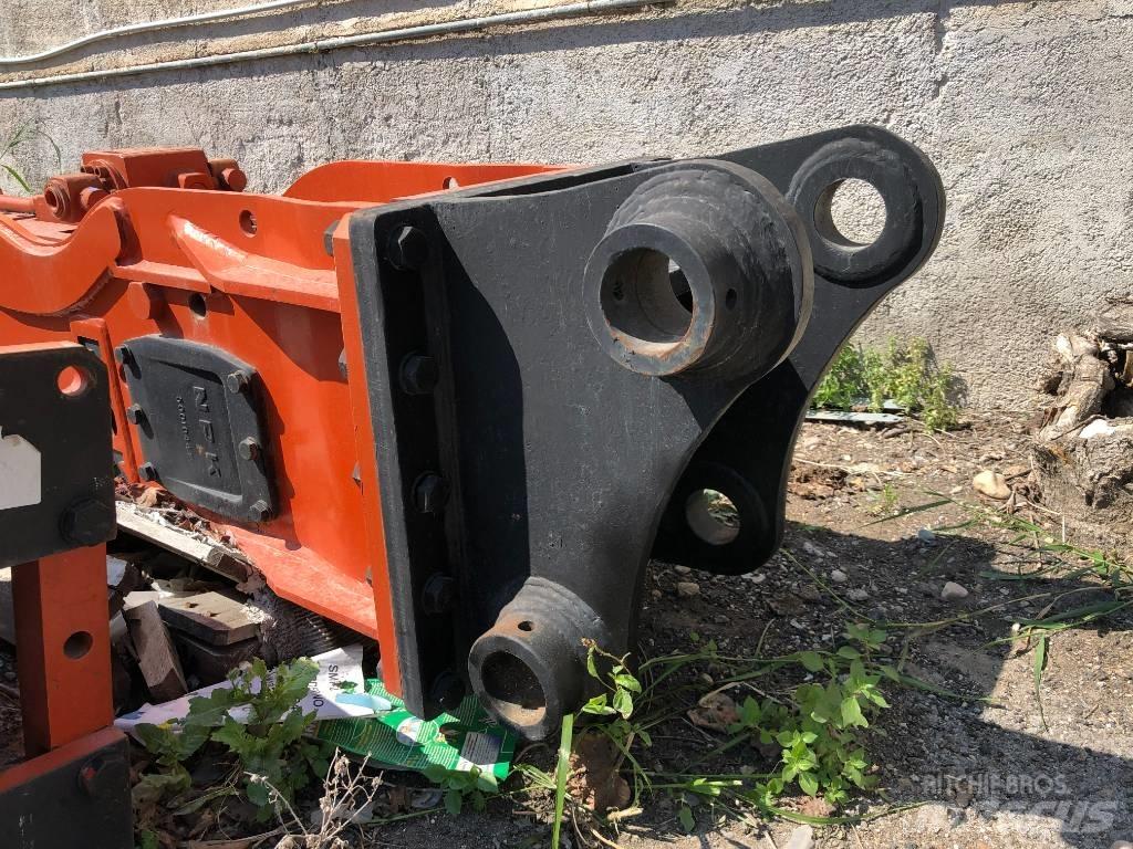 NPK E-210 C Hamers en brekers