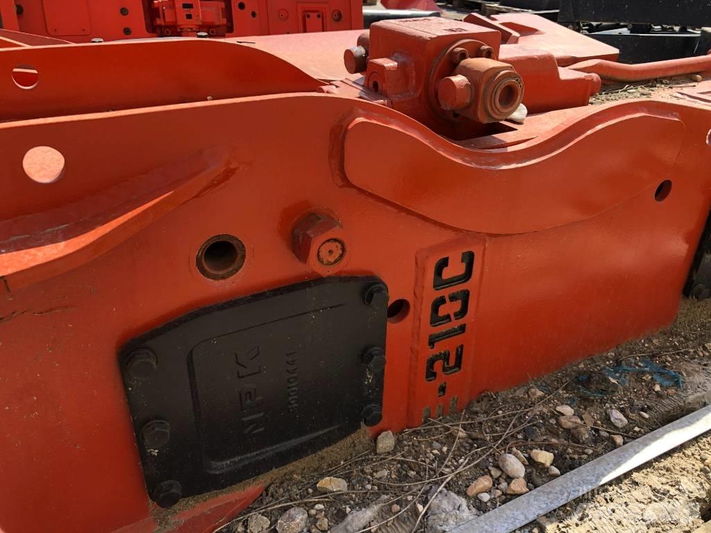 NPK E-210 C Hamers en brekers