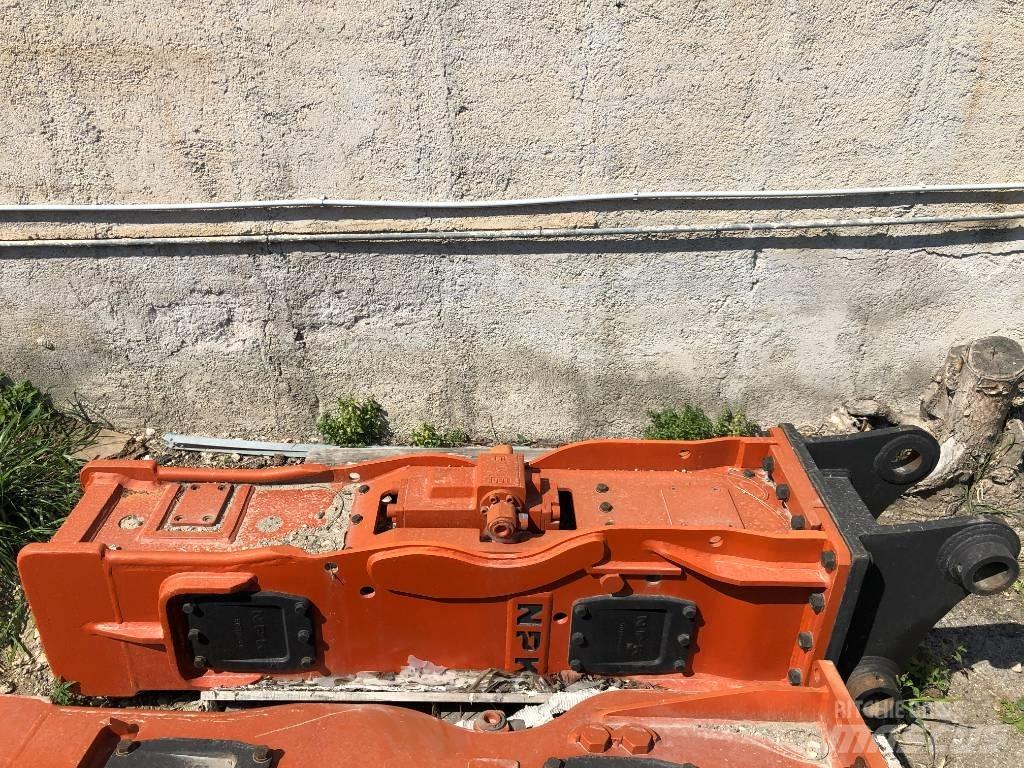 NPK E-210 C Hamers en brekers