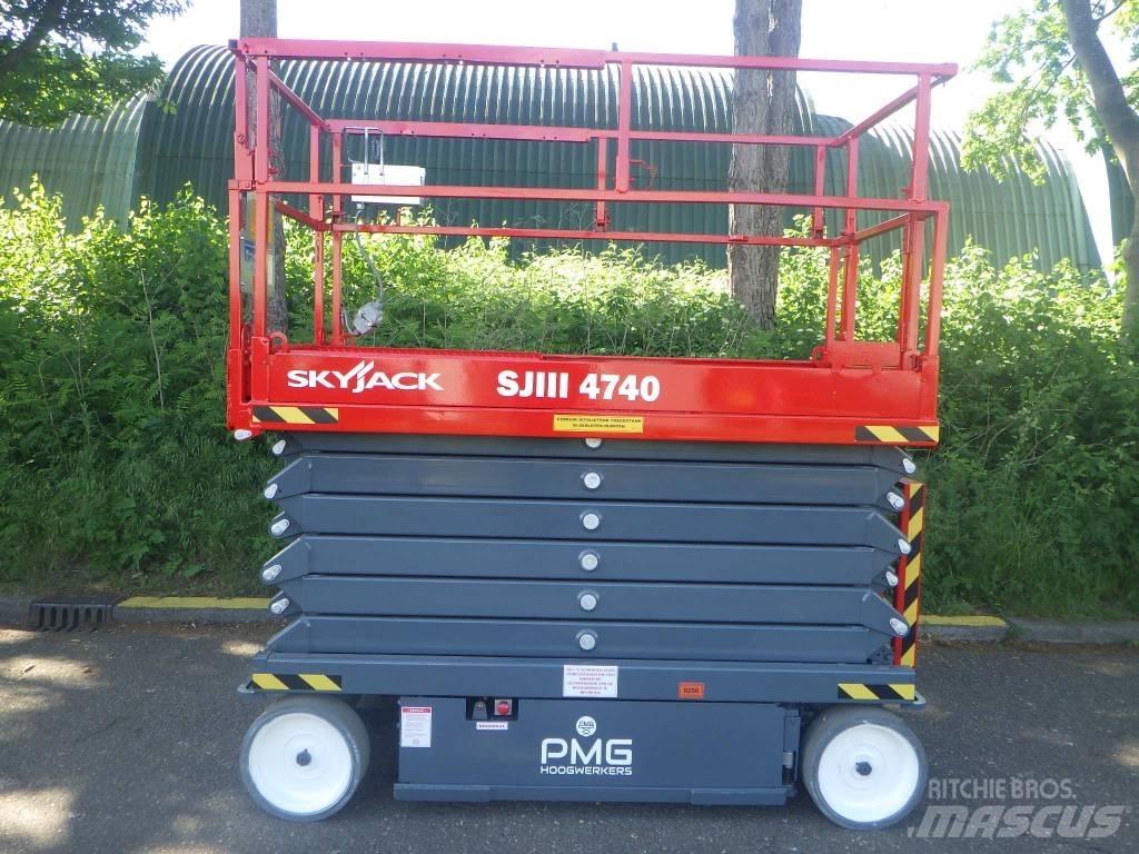 SkyJack SJ4740 Schaarhoogwerkers