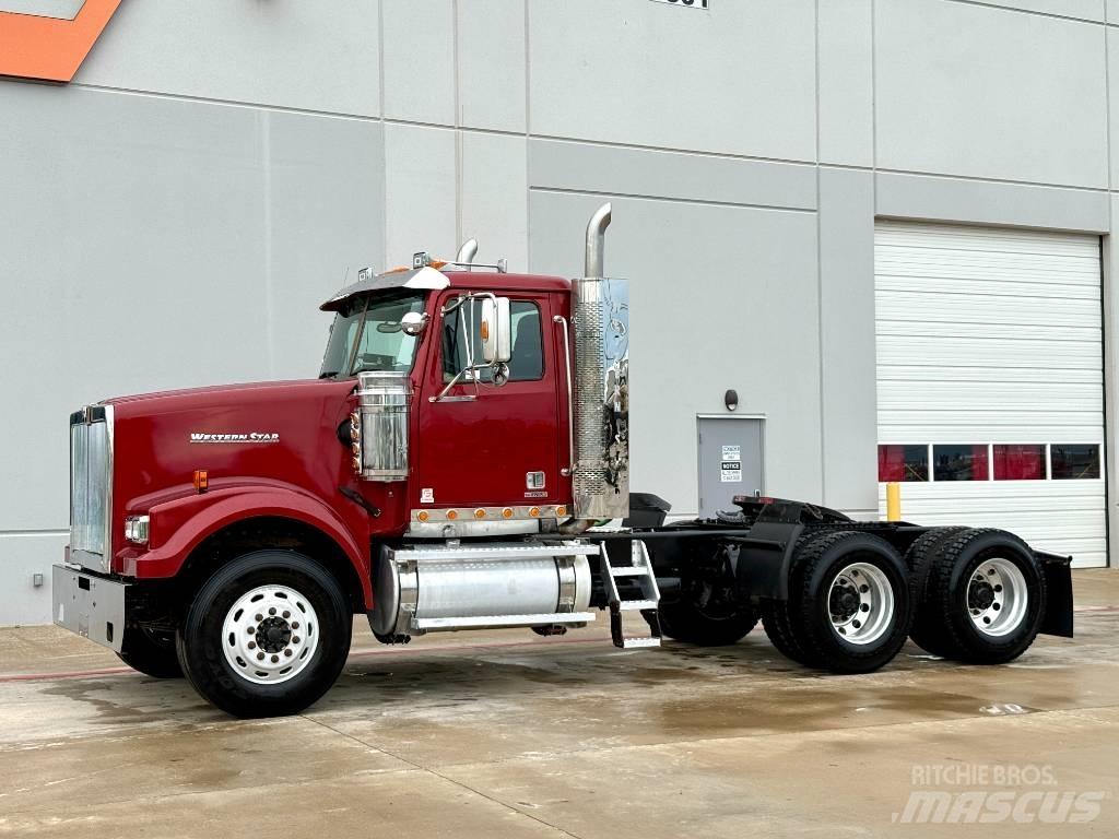 Western Star 4900 Trekkers