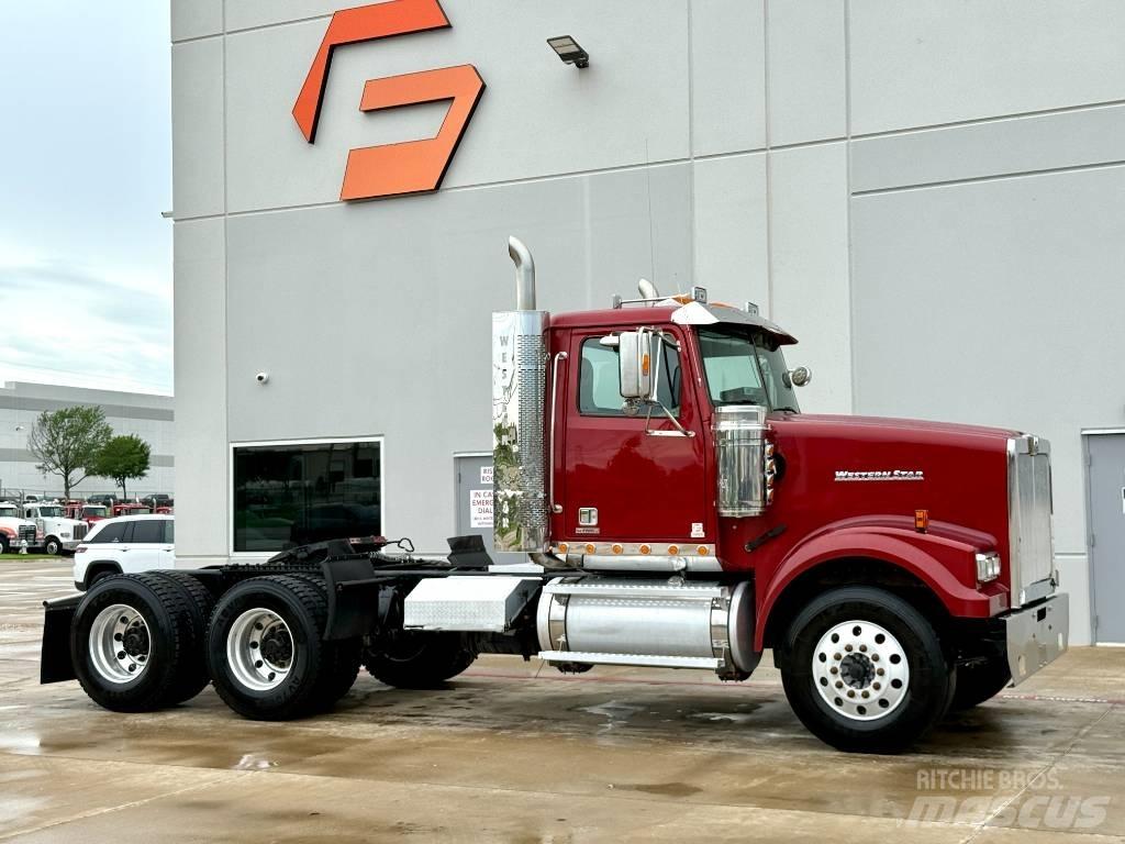 Western Star 4900 Trekkers
