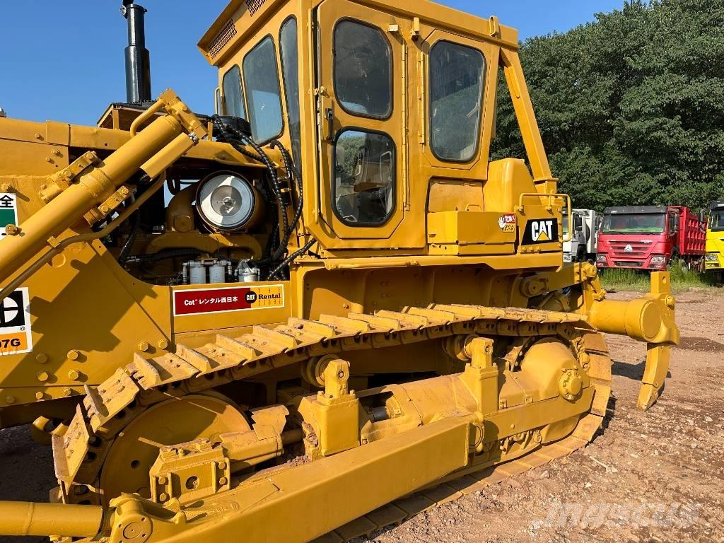 CAT D7G Rupsdozers