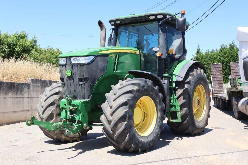 John Deere 7215 R Tractoren