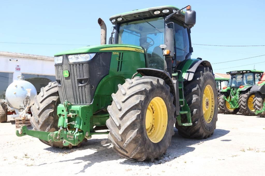 John Deere 7215 R Tractoren