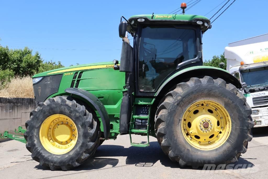 John Deere 7215 R Tractoren