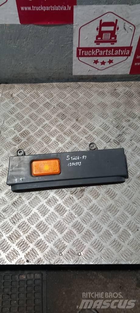 Scania 94 D.   1354593 Cabine en interieur