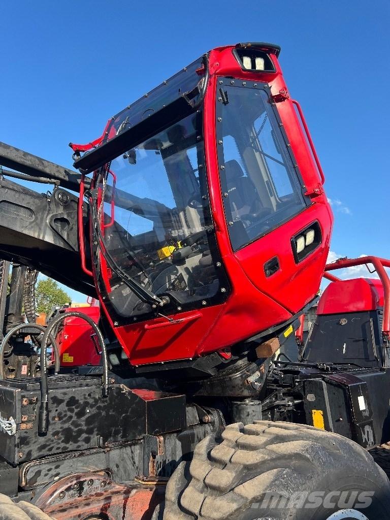 Komatsu 931 XC Harvesters
