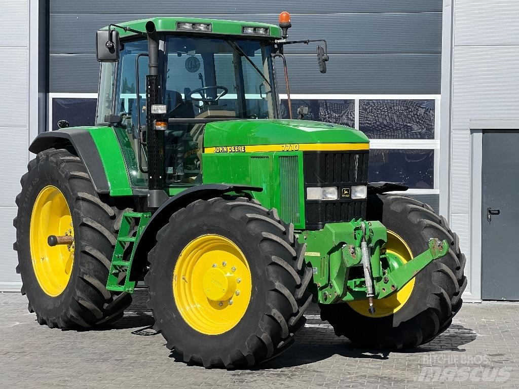 John Deere 7710 PQ Tractoren
