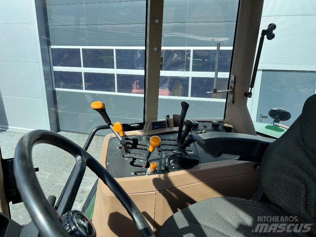 John Deere 7710 PQ Tractoren