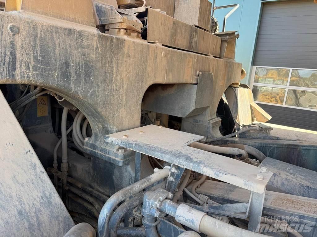 Komatsu HD605-7 Mini Dumpers