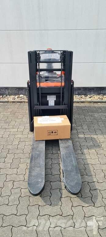 Toyota BT SPE200D Zelfrijdende stapelaars