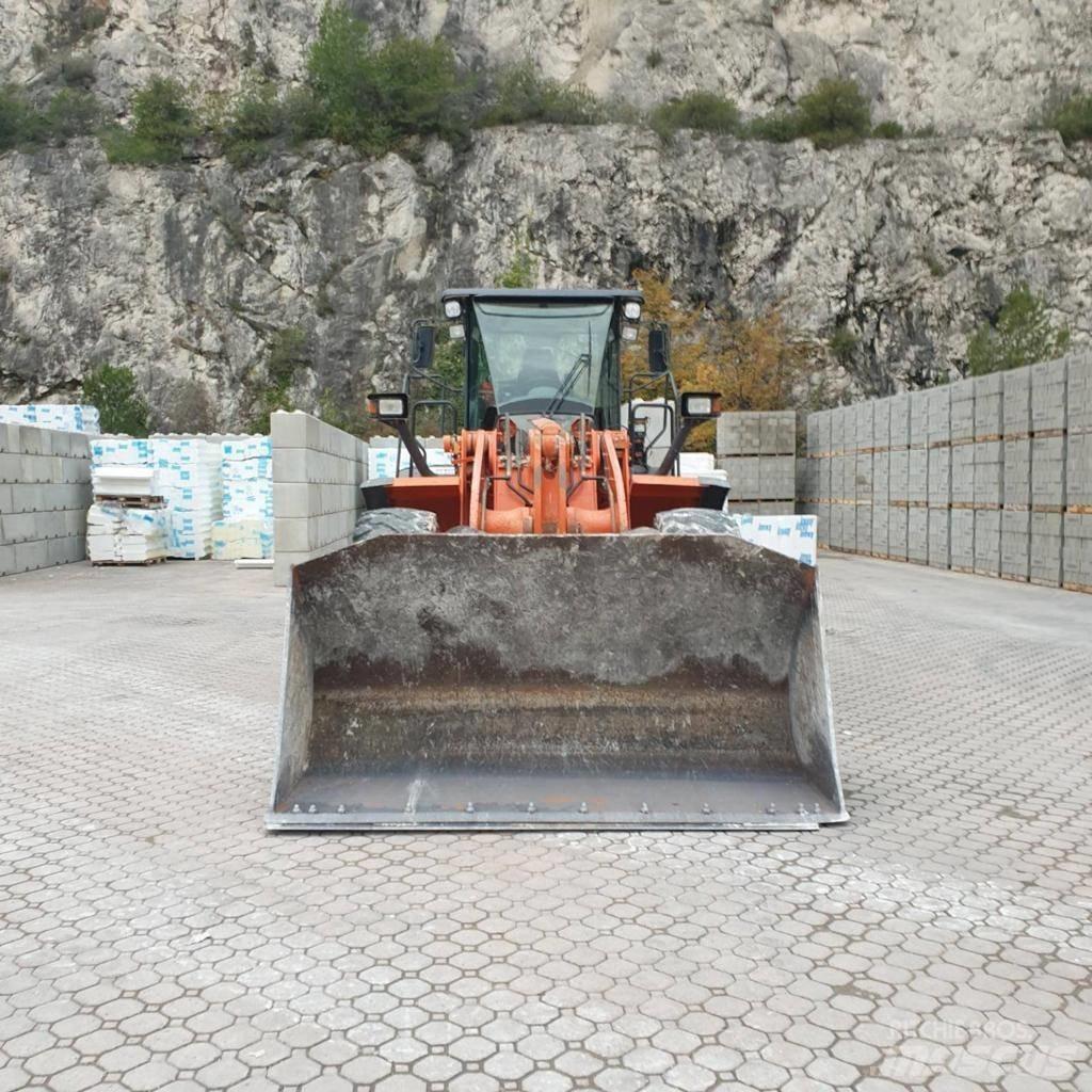 Hitachi ZW 220-5 Wielladers