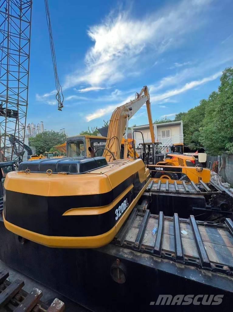 CAT 320 B L Rupsgraafmachines