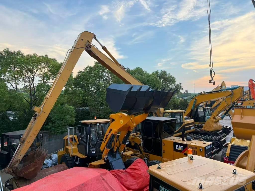 CAT 320 B L Rupsgraafmachines