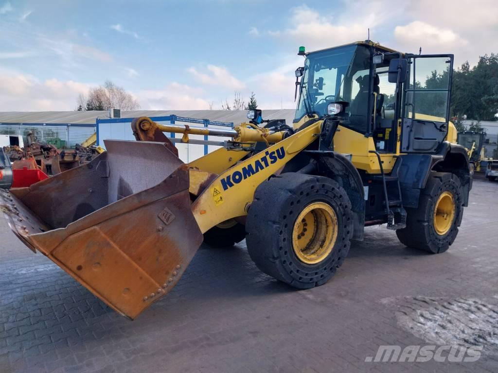 Komatsu WA270-7 Wielladers
