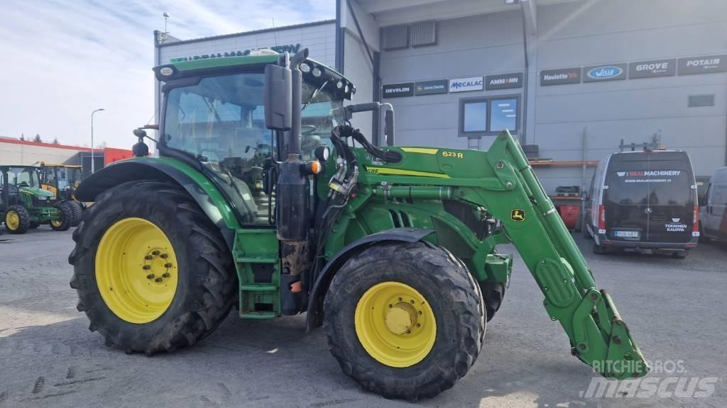John Deere 6130 R Tractoren