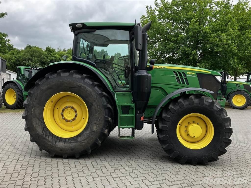 John Deere 6215R Tractoren
