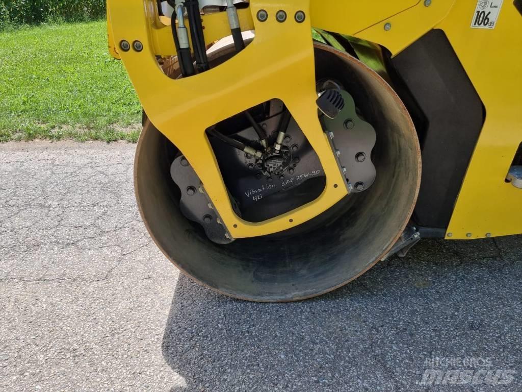 Bomag BW 151 AC-5 Bandenwalsen