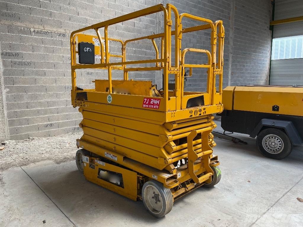 JLG 3246 ** A REPARER** Schaarhoogwerkers