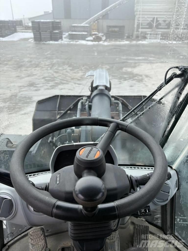 Doosan DL 320-7 Wielladers