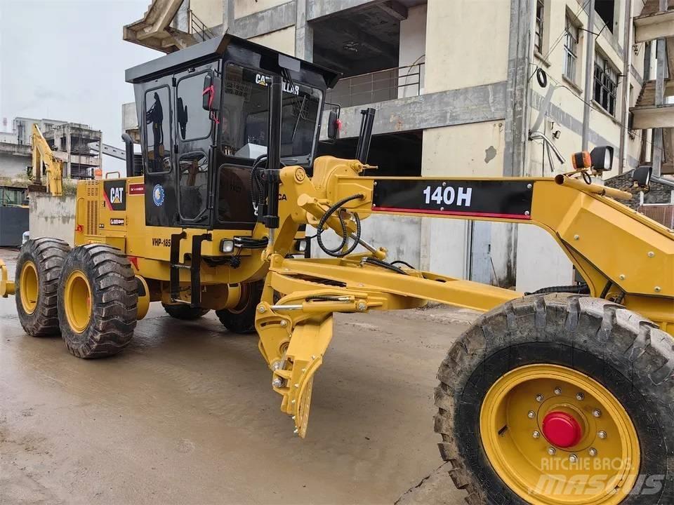 CAT 140H Graders