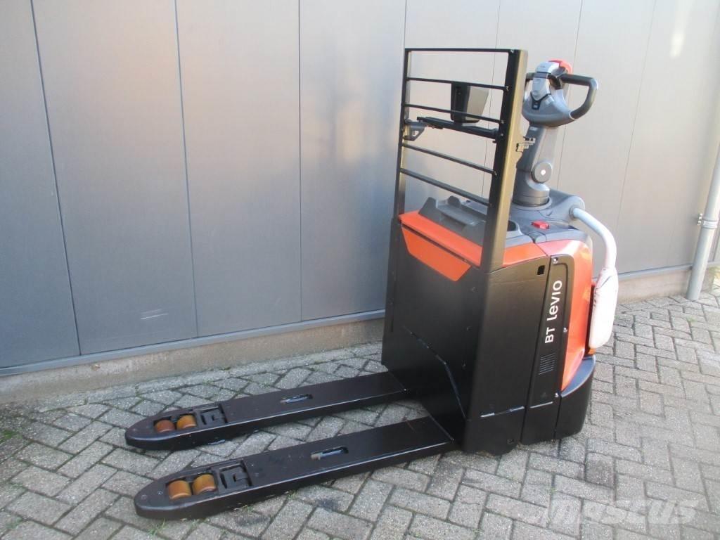 Toyota LPE 200 Pallettruck met meerij platform