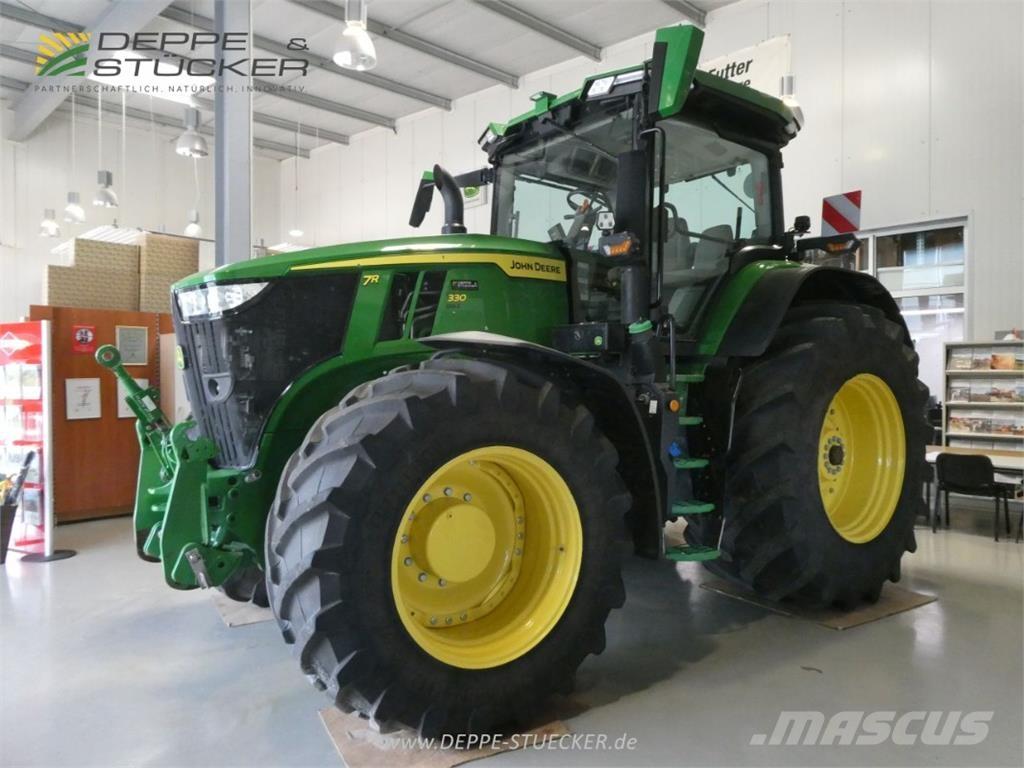 John Deere 7R 330 Tractoren