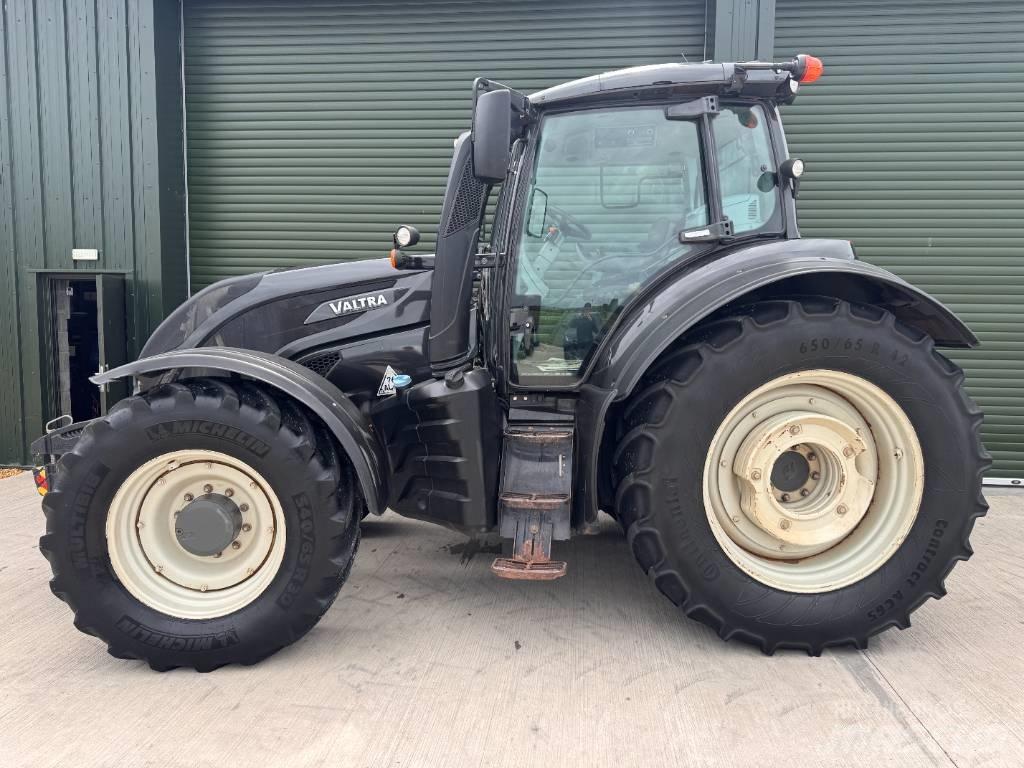 Valtra T 174 Tractoren