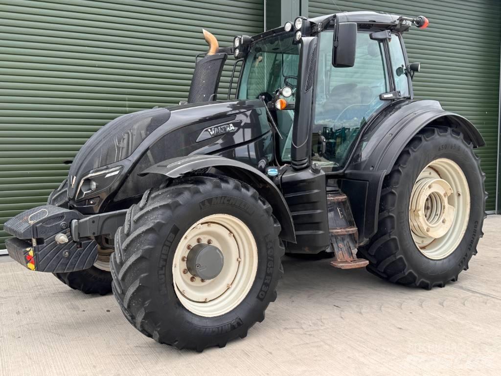 Valtra T 174 Tractoren